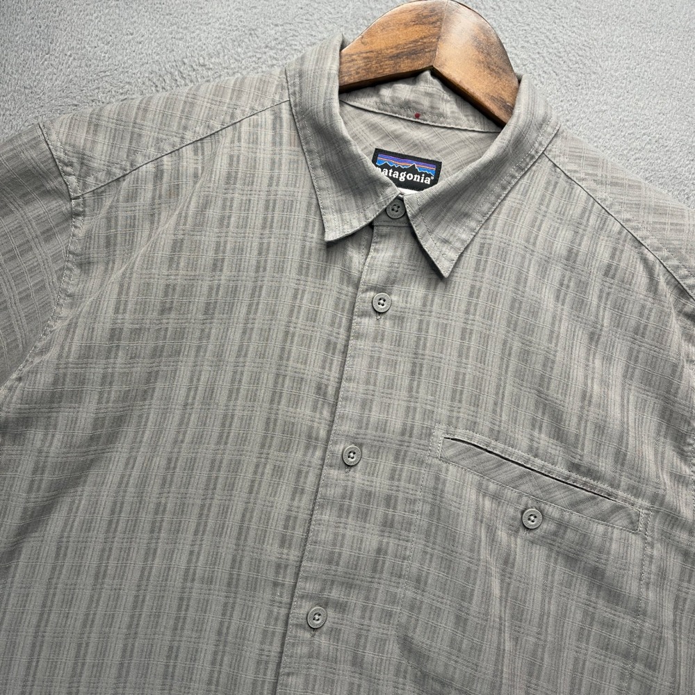 Patagonia AC Shirt Button Up Mens Large Gray Plaid Short Sleeve Hiking Outdoor